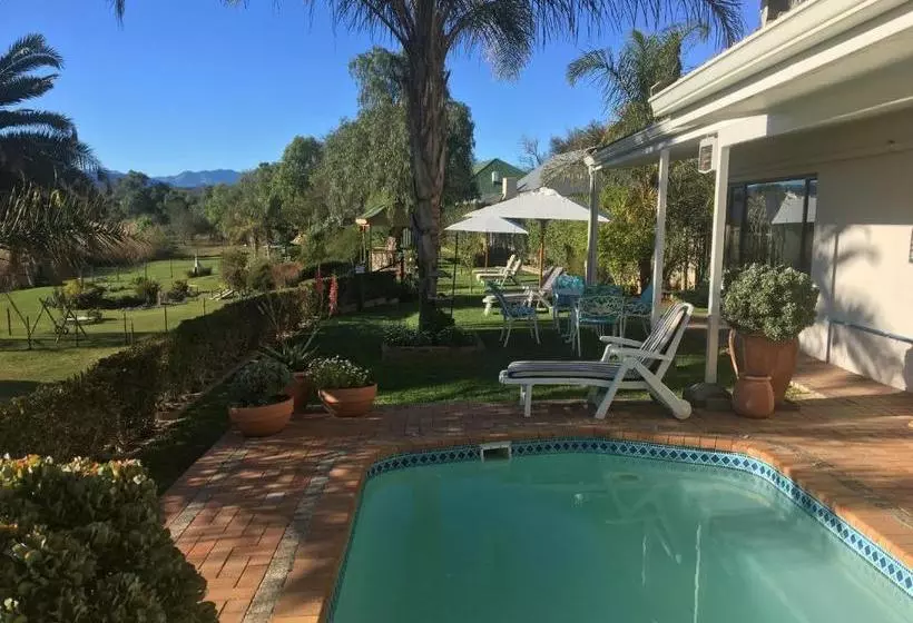 پانسیون Oewerpalms View