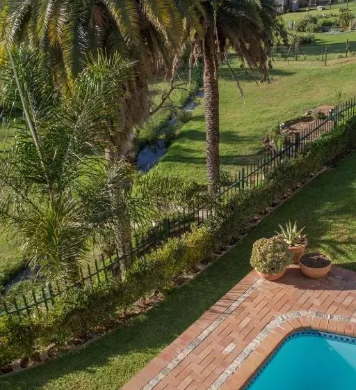 پانسیون Oewerpalms View