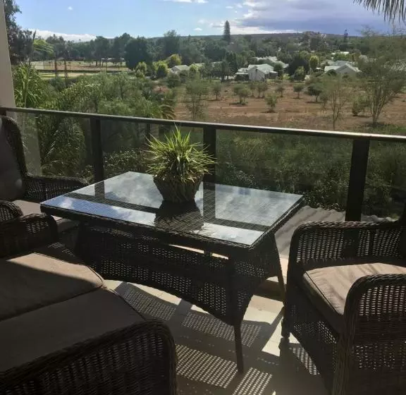 پانسیون Oewerpalms View