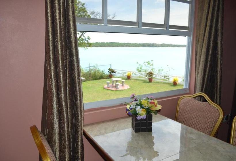 پانسیون Buccoo Reef View