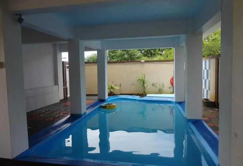 پانسیون Sunshine Villa