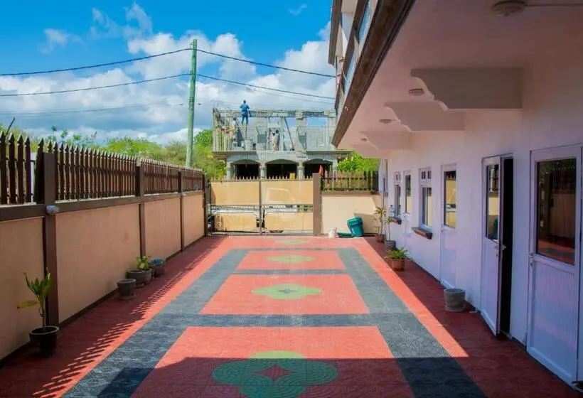 پانسیون Sunshine Villa