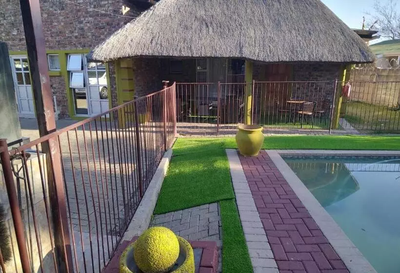 Majatalo Tukha Guesthouse