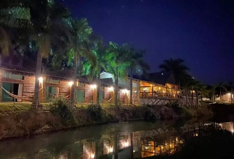 پانسیون Villa Triacca Eco Pousada E Vinhos