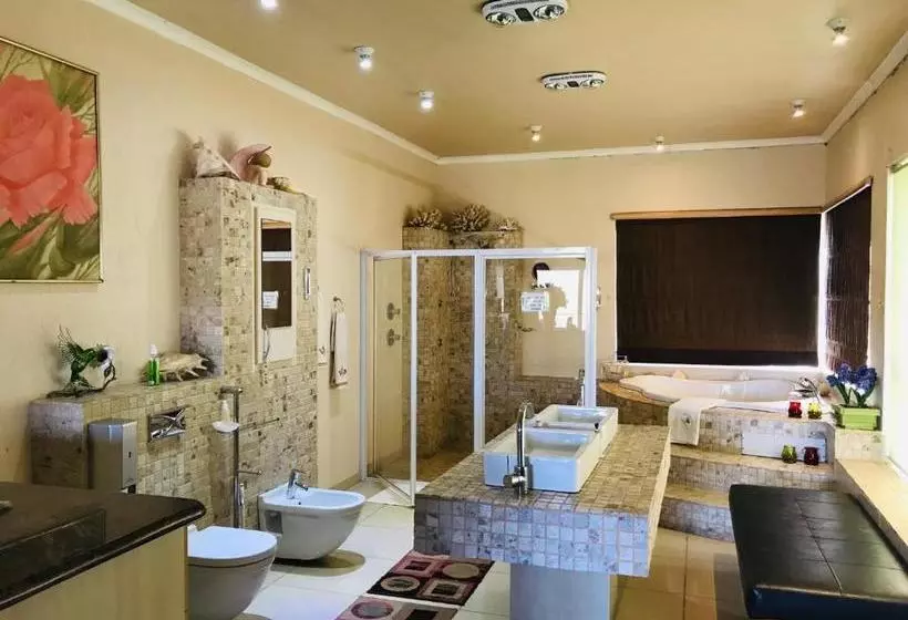 Majatalo Villacandilabra Guesthouse