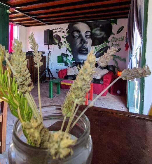 Пансион Green Door