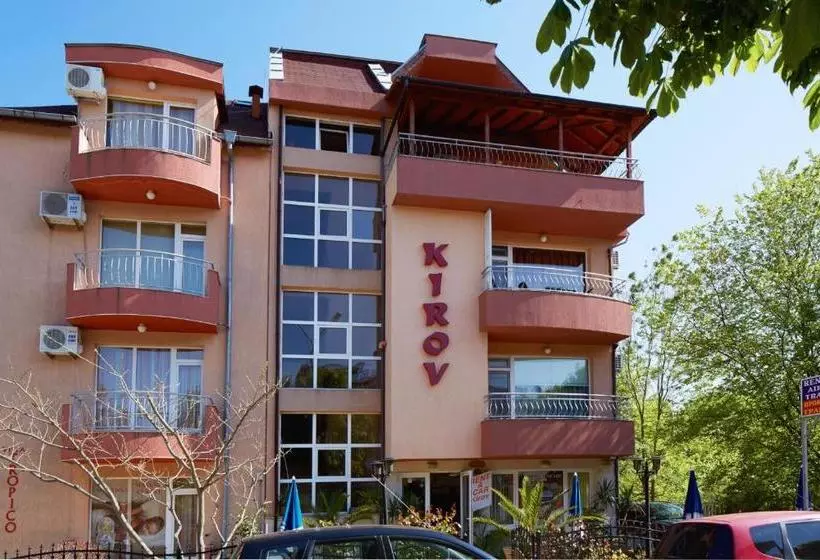 ペンション Guesthouse Kirov