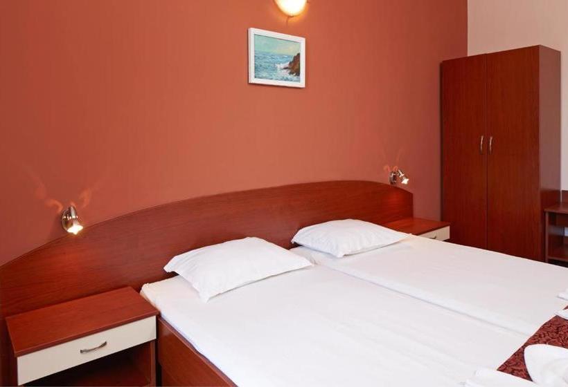 פנסיון Guesthouse Kirov