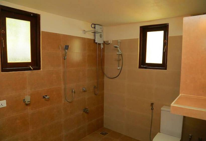 فندق صغير Midigama Holiday Inn