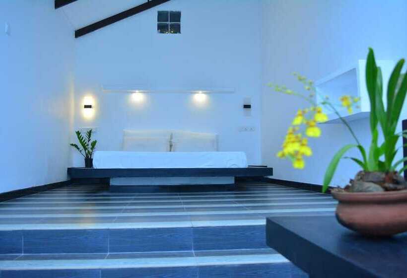 فندق صغير Midigama Holiday Inn