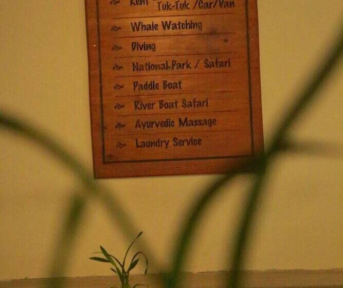 فندق صغير Midigama Holiday Inn