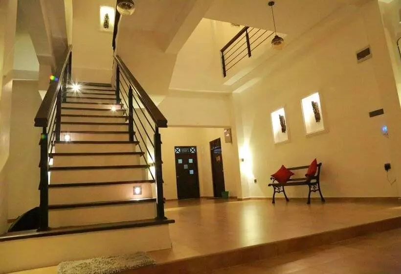 Retkeilymaja Midigama Holiday Inn