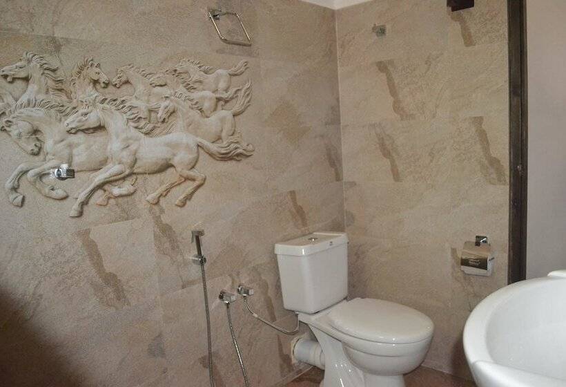 فندق صغير Midigama Holiday Inn