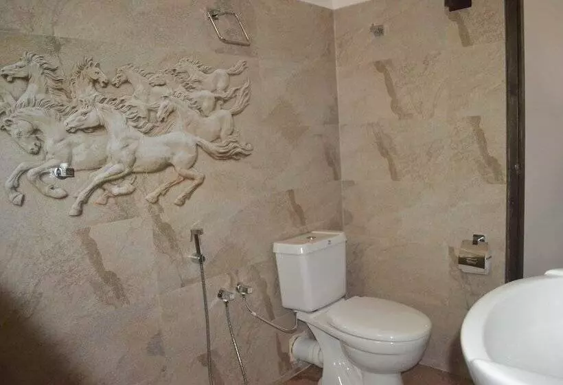 Retkeilymaja Midigama Holiday Inn