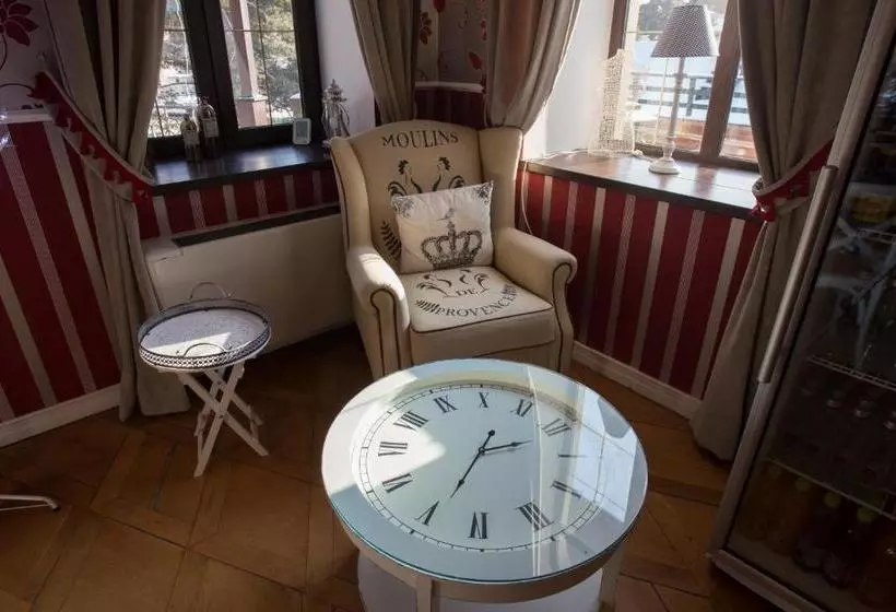 پانسیون Castelul Stirbey