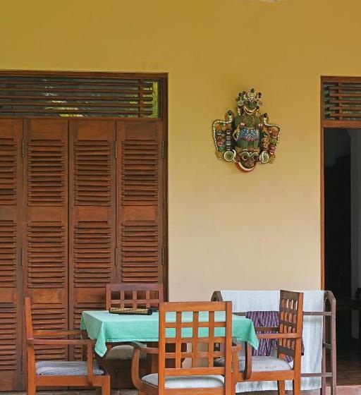 Пансион Hettimulla River House