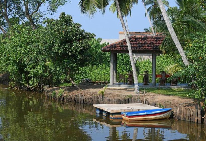 Пансион Hettimulla River House