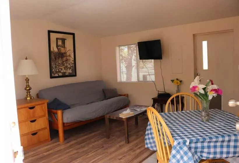 Retkeilymaja Grand Canyon Caverns Inn