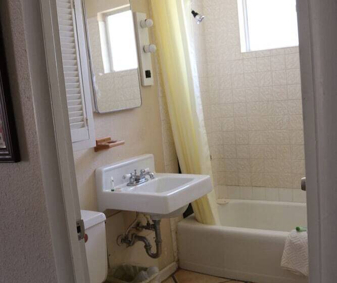 فندق صغير Grand Canyon Caverns Inn