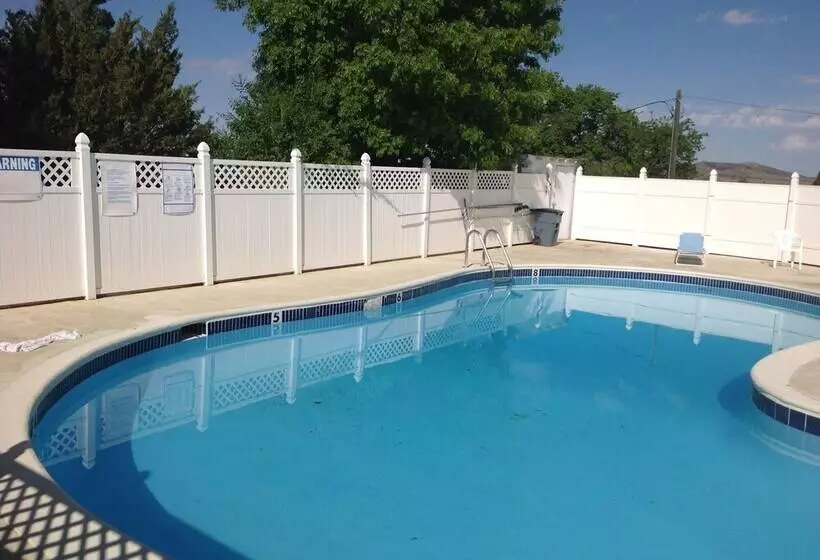 Retkeilymaja Grand Canyon Caverns Inn