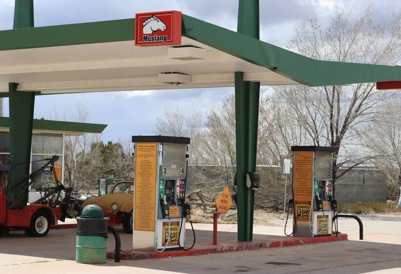 فندق صغير Grand Canyon Caverns Inn