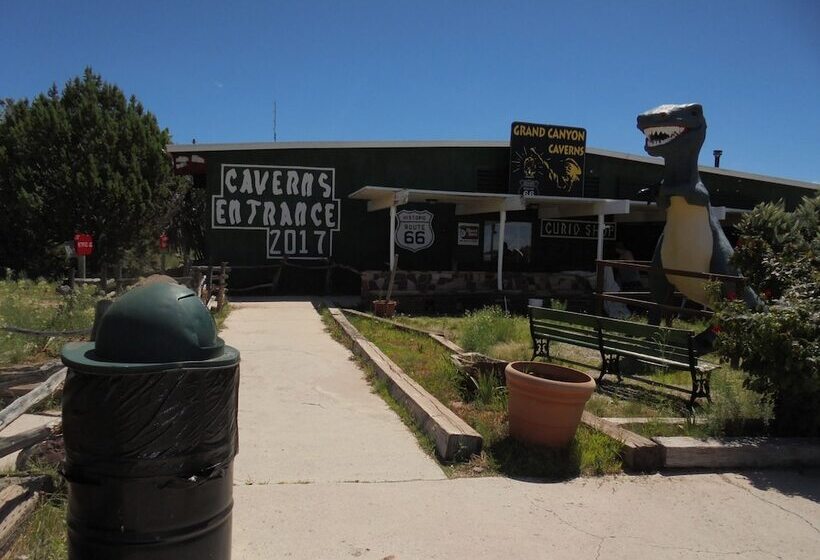 فندق صغير Grand Canyon Caverns Inn