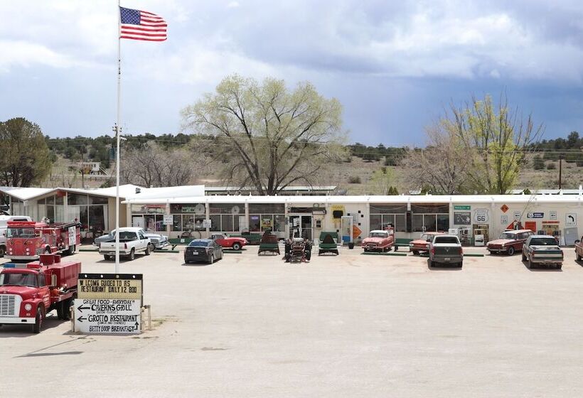 فندق صغير Grand Canyon Caverns Inn