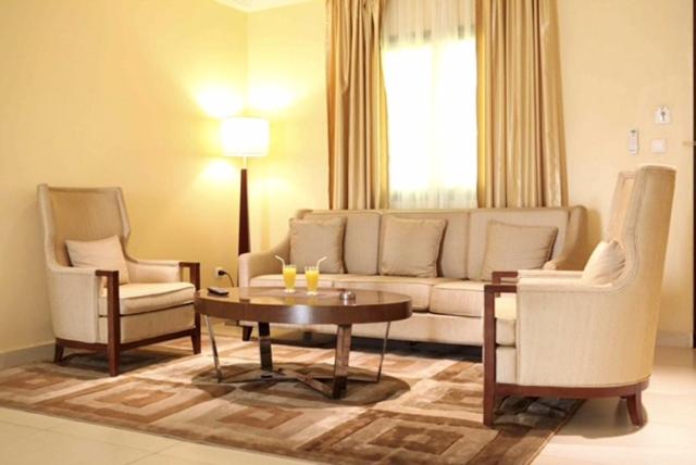 Grand Micasa Aci 2000