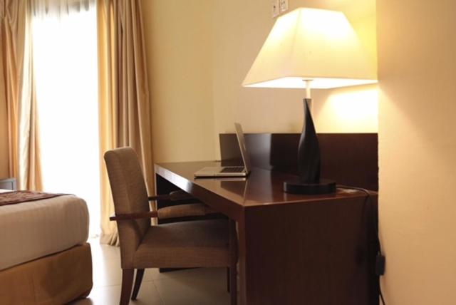 Grand Micasa Aci 2000