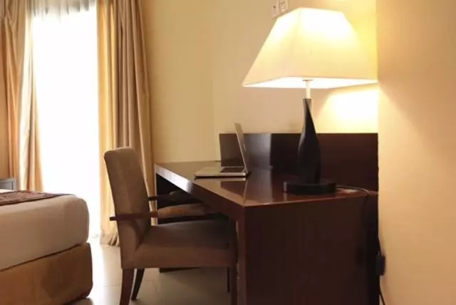 Grand Micasa Aci 2000