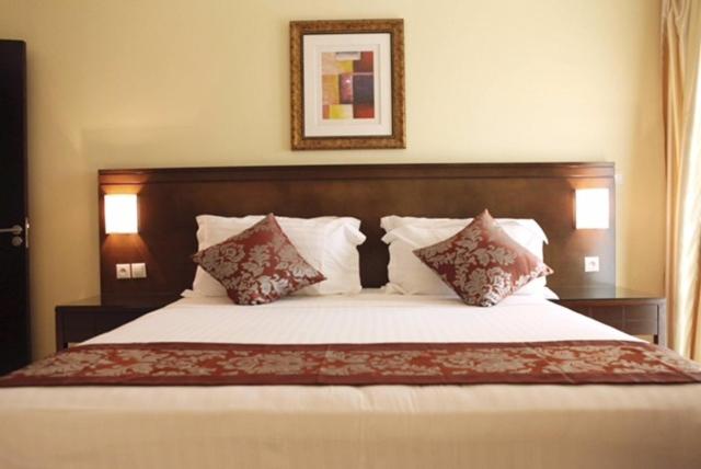 Grand Micasa Aci 2000