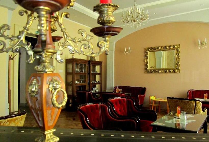 پانسیون Guest House Anna Caffe