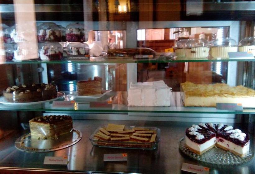 پانسیون Guest House Anna Caffe