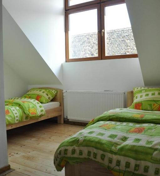 پانسیون Guest House Anna Caffe