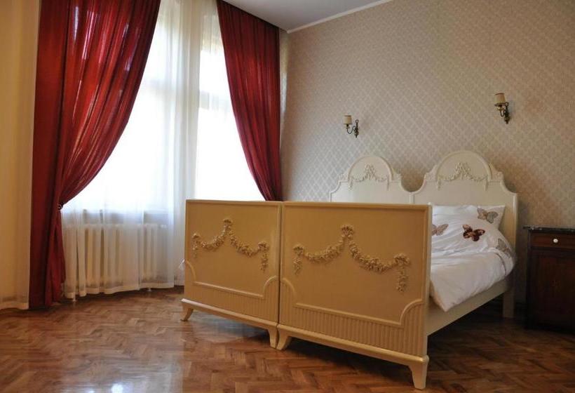 پانسیون Guest House Anna Caffe