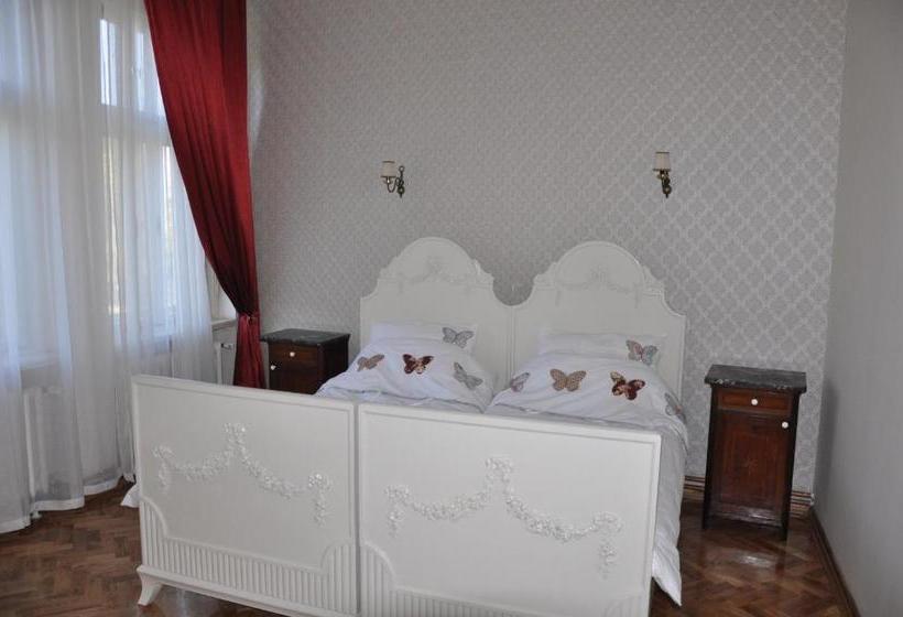 پانسیون Guest House Anna Caffe