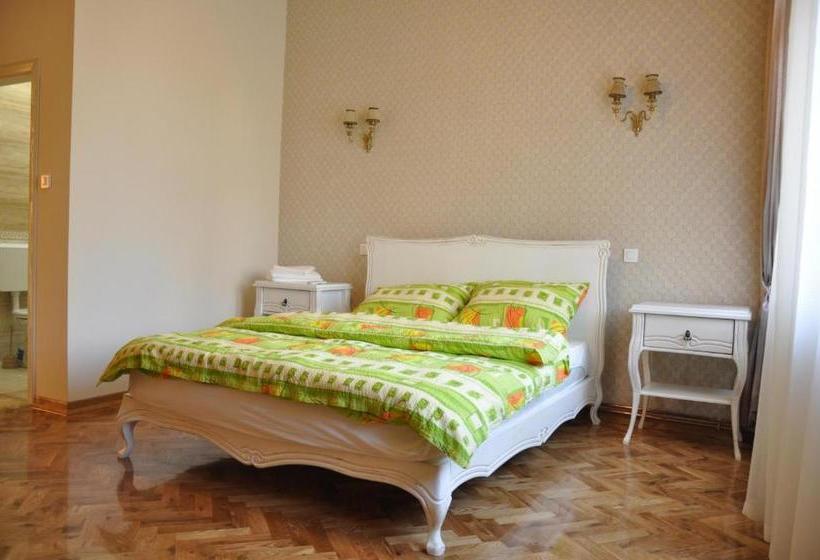 پانسیون Guest House Anna Caffe