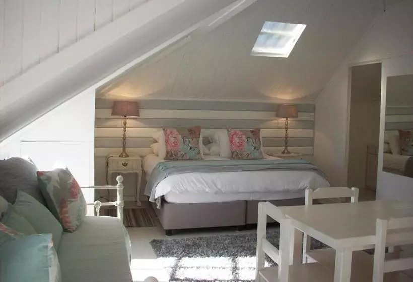 Majatalo Guest House Ascot Place