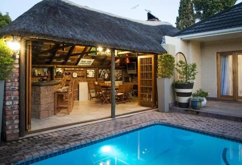 Majatalo Guest House Ascot Place