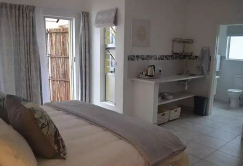 Majatalo Guest House Ascot Place