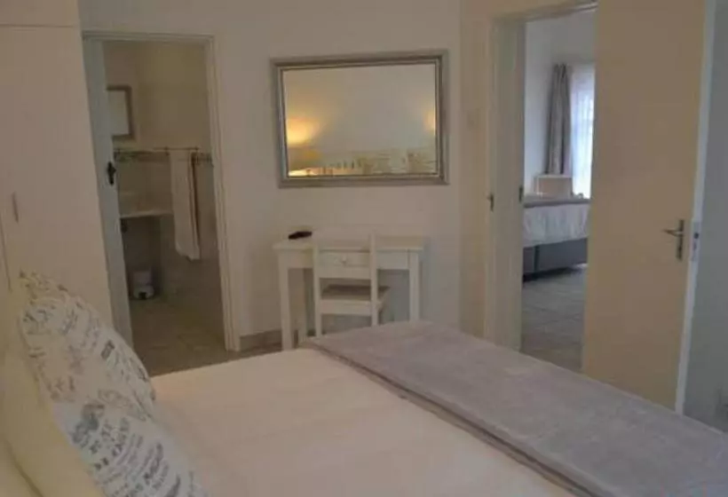 Majatalo Guest House Ascot Place