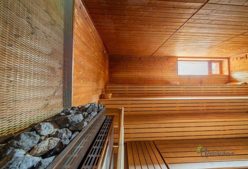 Restaurace A Pension Hřebíkárna