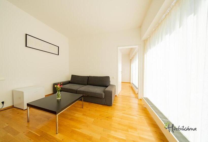 Restaurace A Pension Hřebíkárna