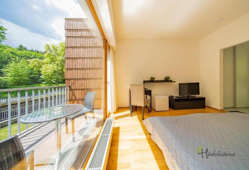 Restaurace A Pension Hřebíkárna