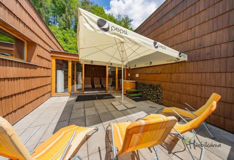 Restaurace A Pension Hřebíkárna