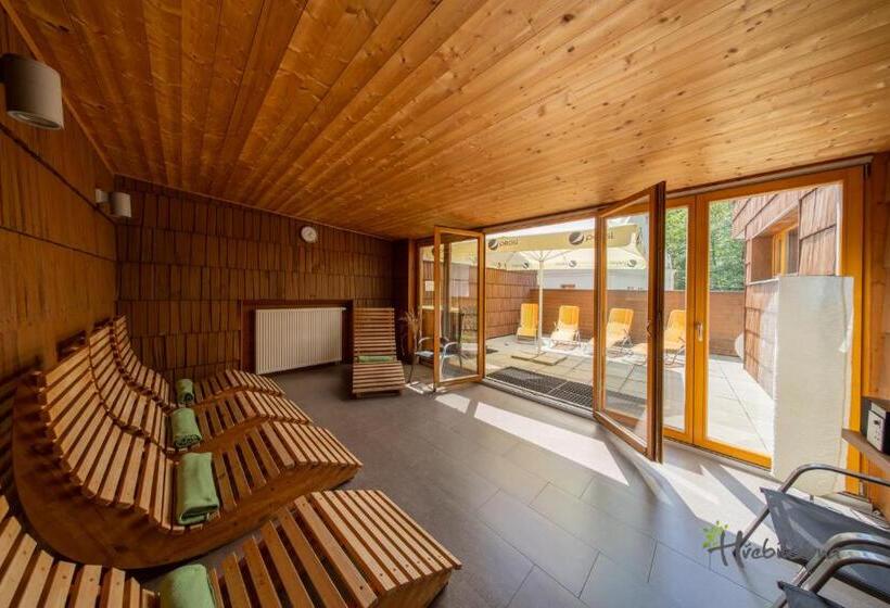 Restaurace A Pension Hřebíkárna