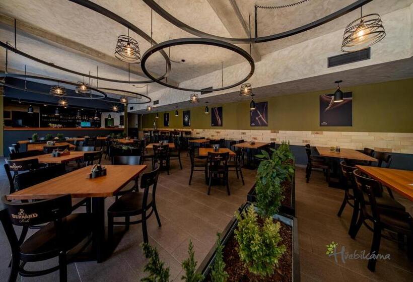 Restaurace A Pension Hřebíkárna