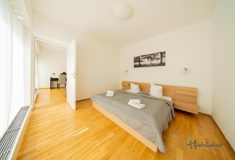 Restaurace A Pension Hřebíkárna