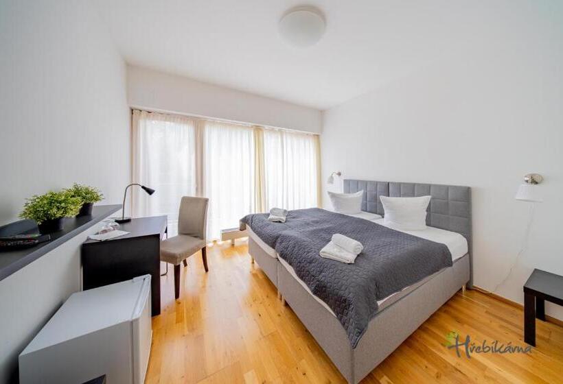 Restaurace A Pension Hřebíkárna