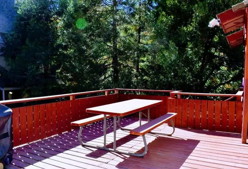 Hostel Arrowhead Mountain Inn